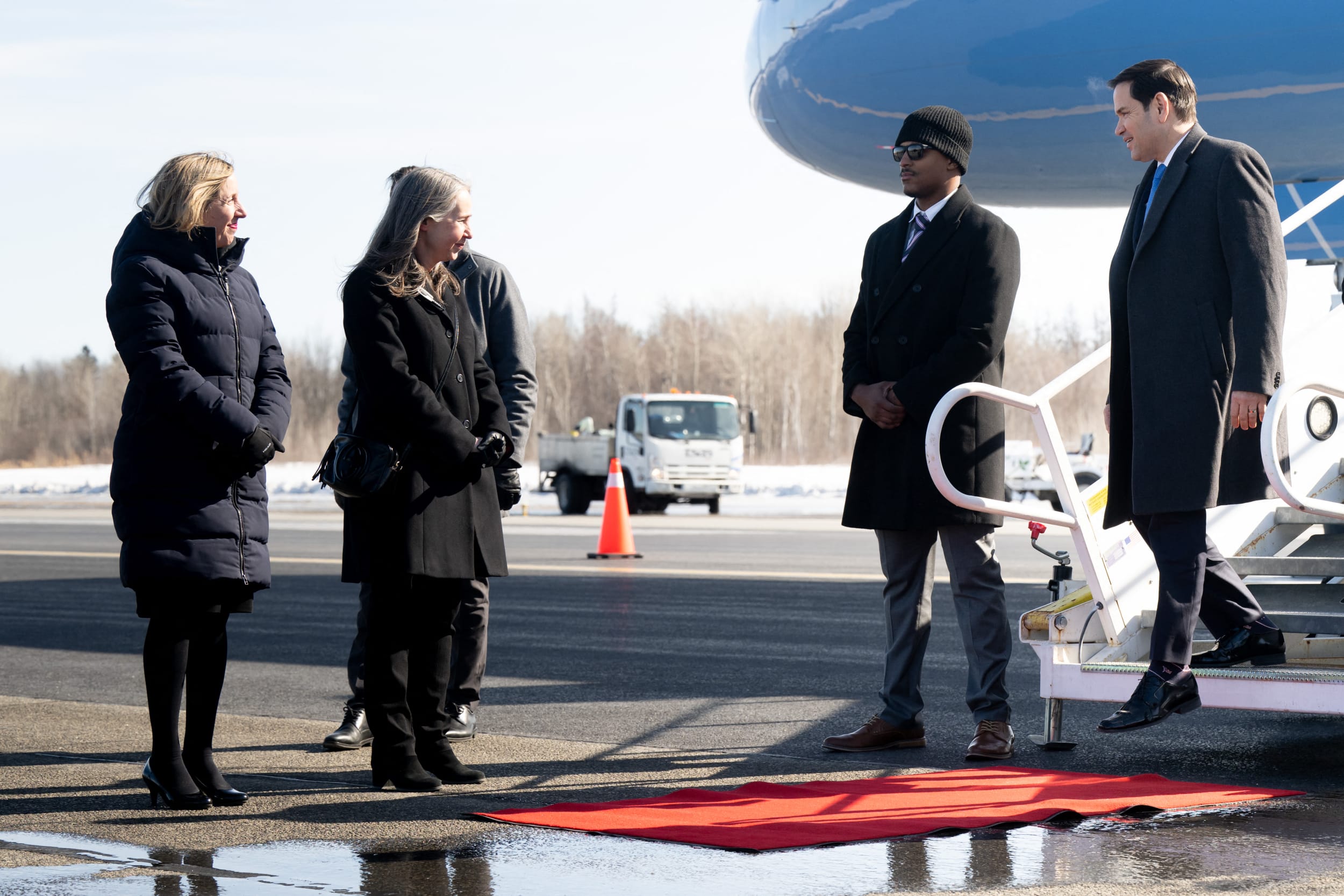 Symbolic Resistance: How Canada’s Tiny Red Carpet Speaks Volumes About U.S.-Canada Relations